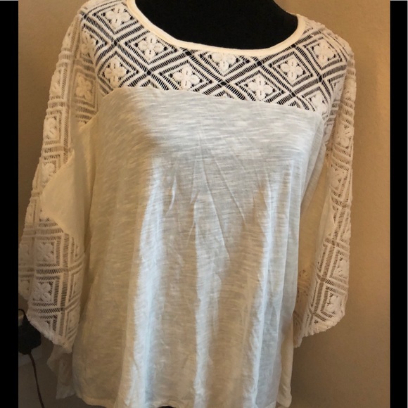 TURA LACE SHAWL BY VINCE CAMUTO - Picture 1 of 3